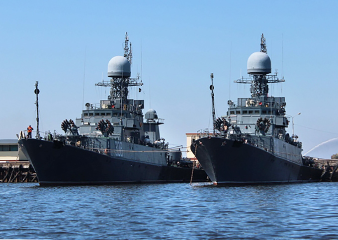 Экипажи кораблей Балтийского флота отрабатывают учебно-боевые задачи в местах базирования
