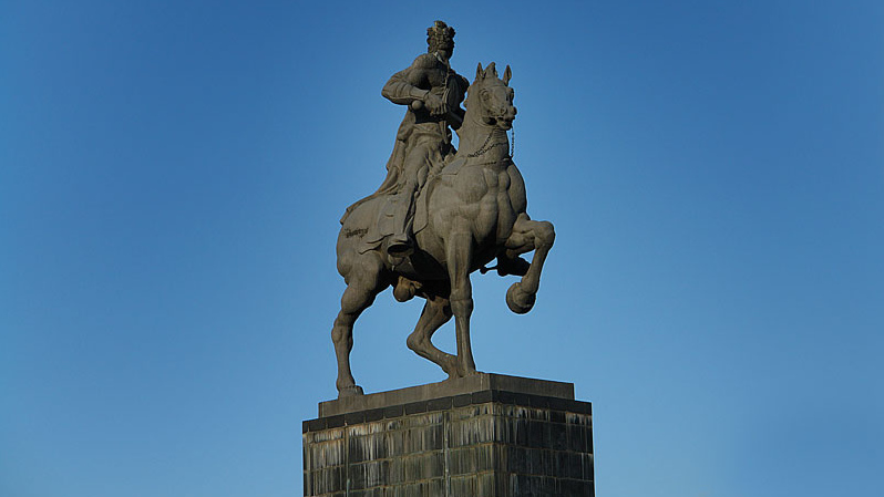 Конная статуя Георгия Саакадзе в Тбилиси
