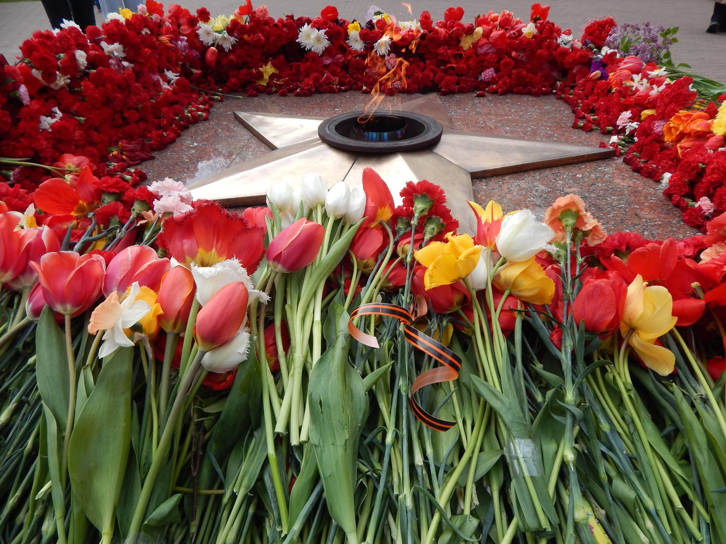 Вечный огонь. Сквер Памяти Героев. Смоленск © ИА Красная Весна