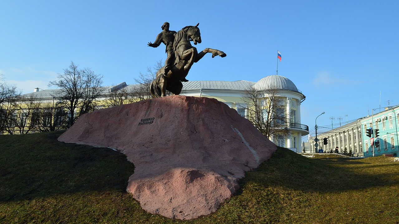 Памятник Евпатию Коловрату в центре Рязани