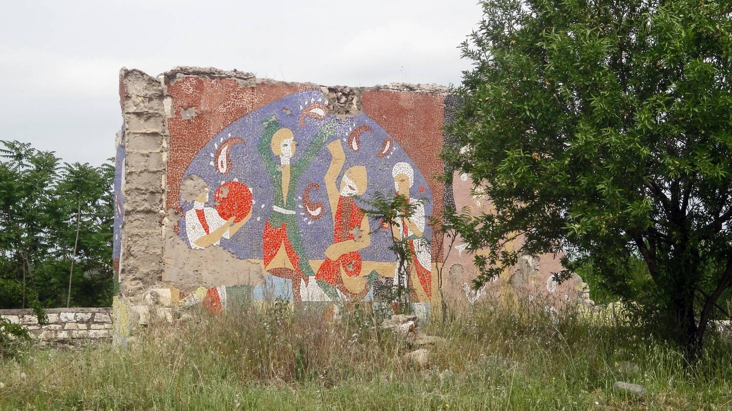 Развалины в городе Варанда (Физули)