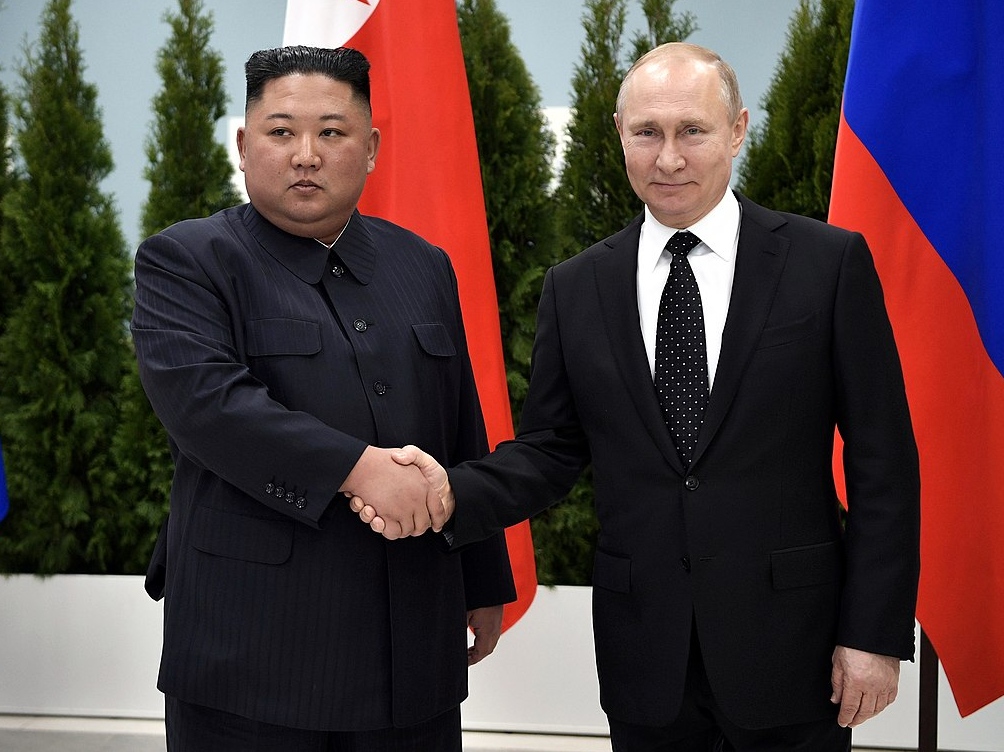 Владимир Путин с Председателем Государственного совета КНДР Ким Чен Ыном.