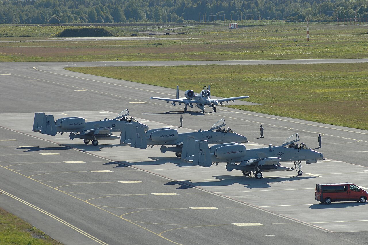 Американские A-10 на авиабазе Эмари.Эстония