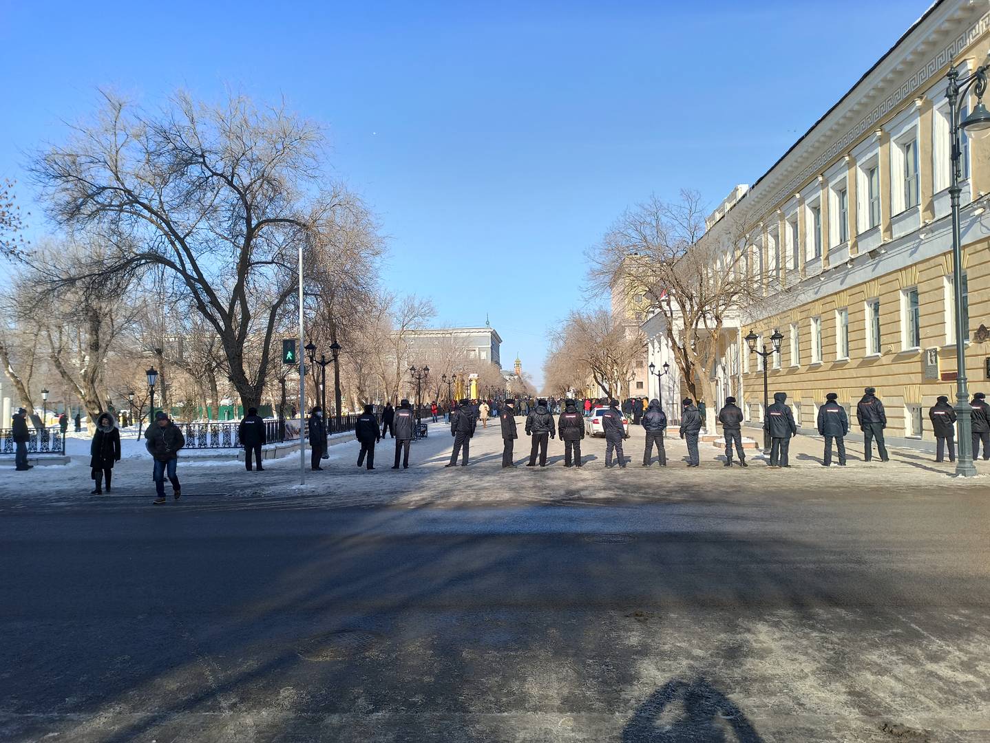 Оренбург. Протестующие и полиция