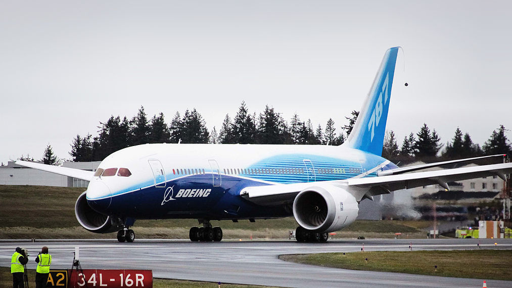 Авиалайнер Boeing 787 Dreamliner