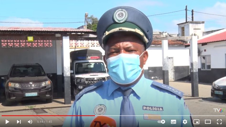 Представитель полиции Мозамбика Джума Дауто