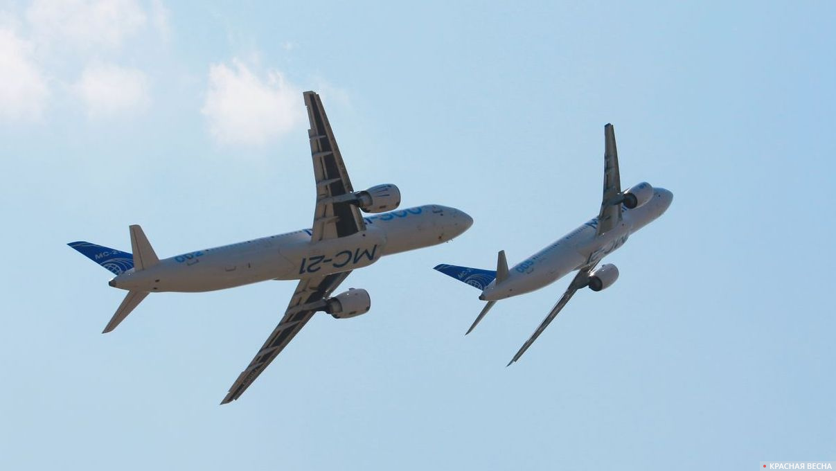 МС-21-310 и МС-21-300 на авиасалоне МАКС-2021 
