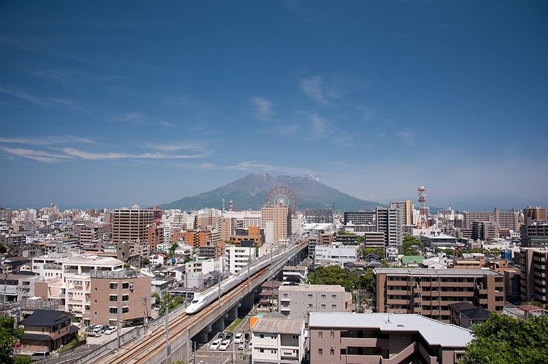 800px-Sakurajima_n700