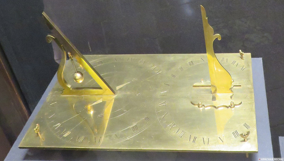 Часы горизонтальные солнечные с вертикальным гномоном. Москва, начало XVII в.