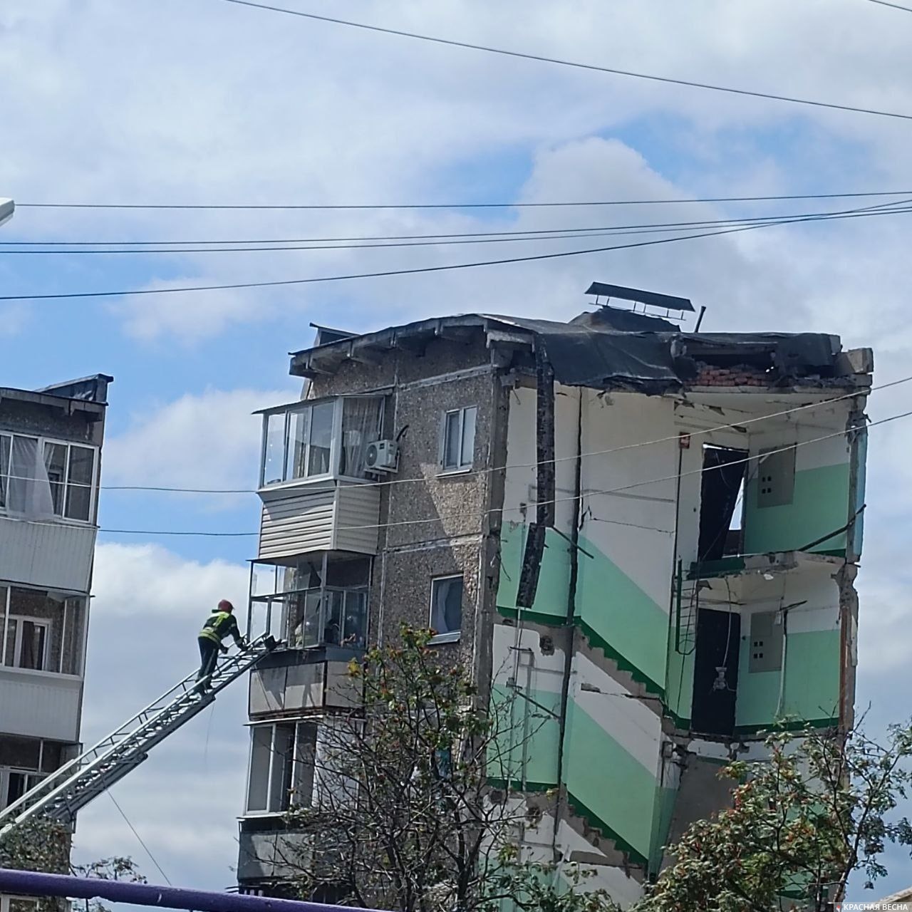 Глава Нижнего Тагила: из-под завалов обрушенного дома спасли девочку