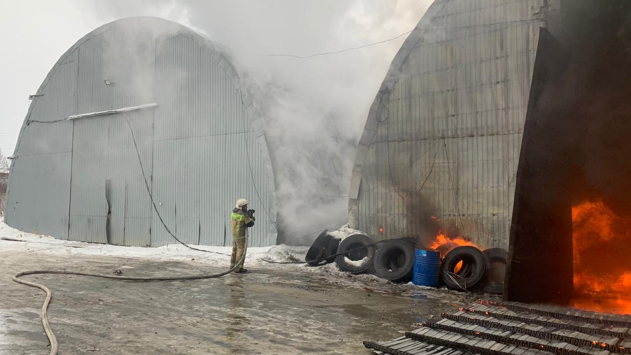 Пожар на бетонном заводе в Среднеуральске