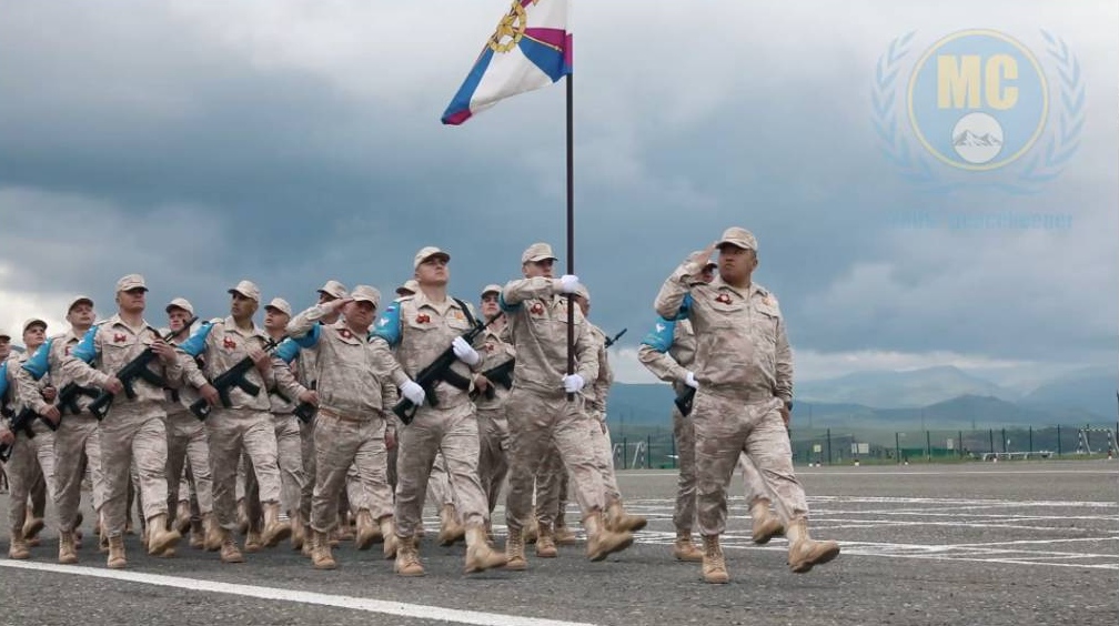 Парад в честь Дня Победы на базе Российского миротворческого контингента в Нагорном Карабахе, 9 мая 2022 года