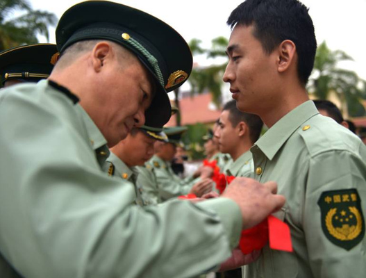 Награждение китайских военнослужащих