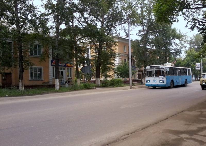 Троллейбус на улице Рубцовска
