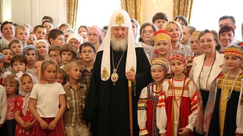 Патриарх Кирилл с детьми