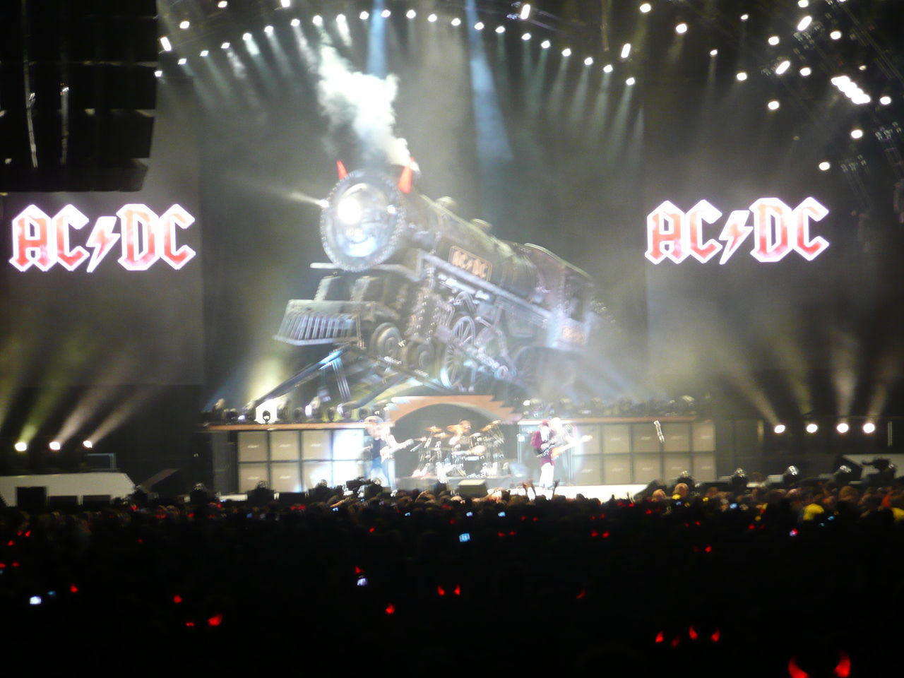 Концерт рок-группы AC / DC в Торонто, архив