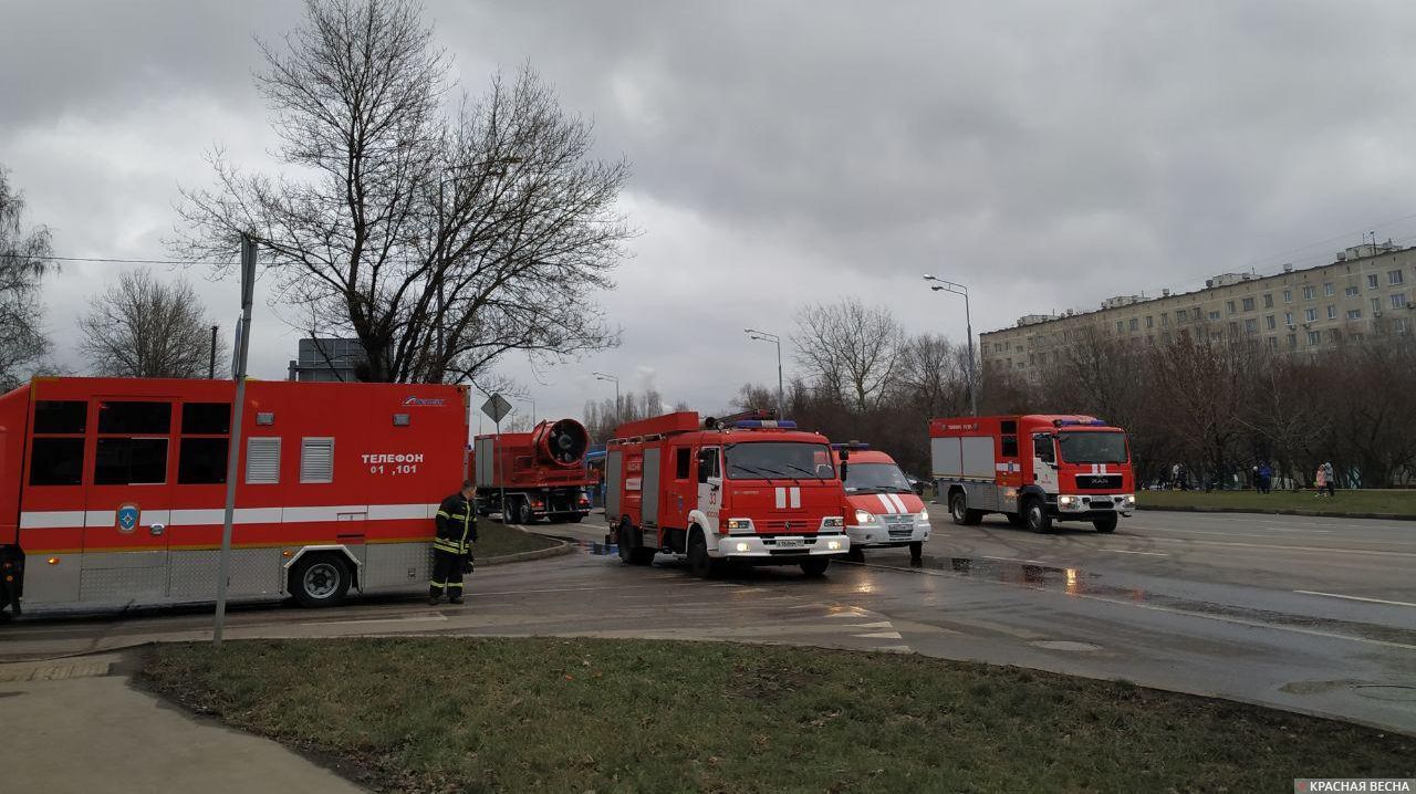 Горящие склады в Чертаново. Москва 13.12.2019