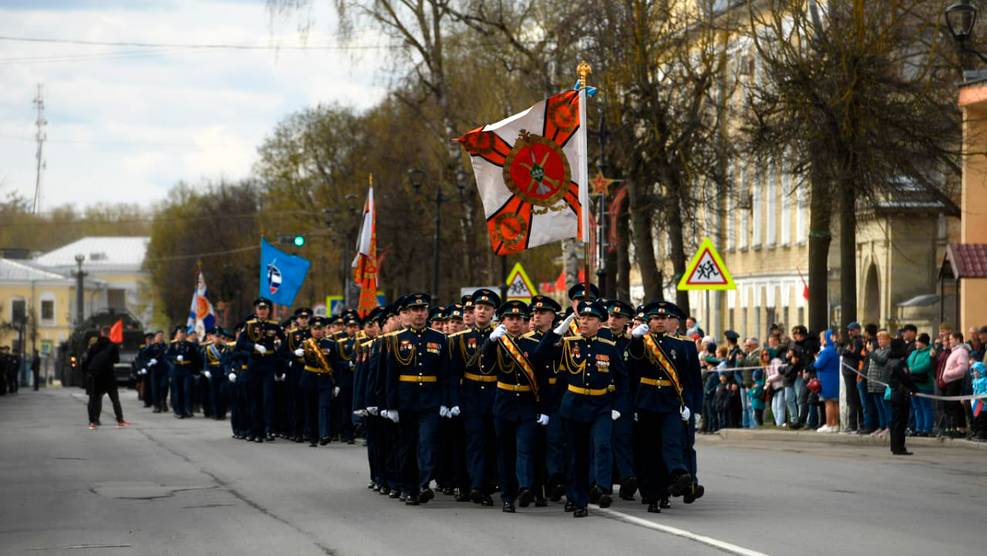 Традиционное торжественное прохождение войск Гатчинского гарнизона 9 мая 2022 года