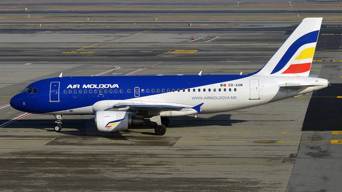 Самолет Air Moldova