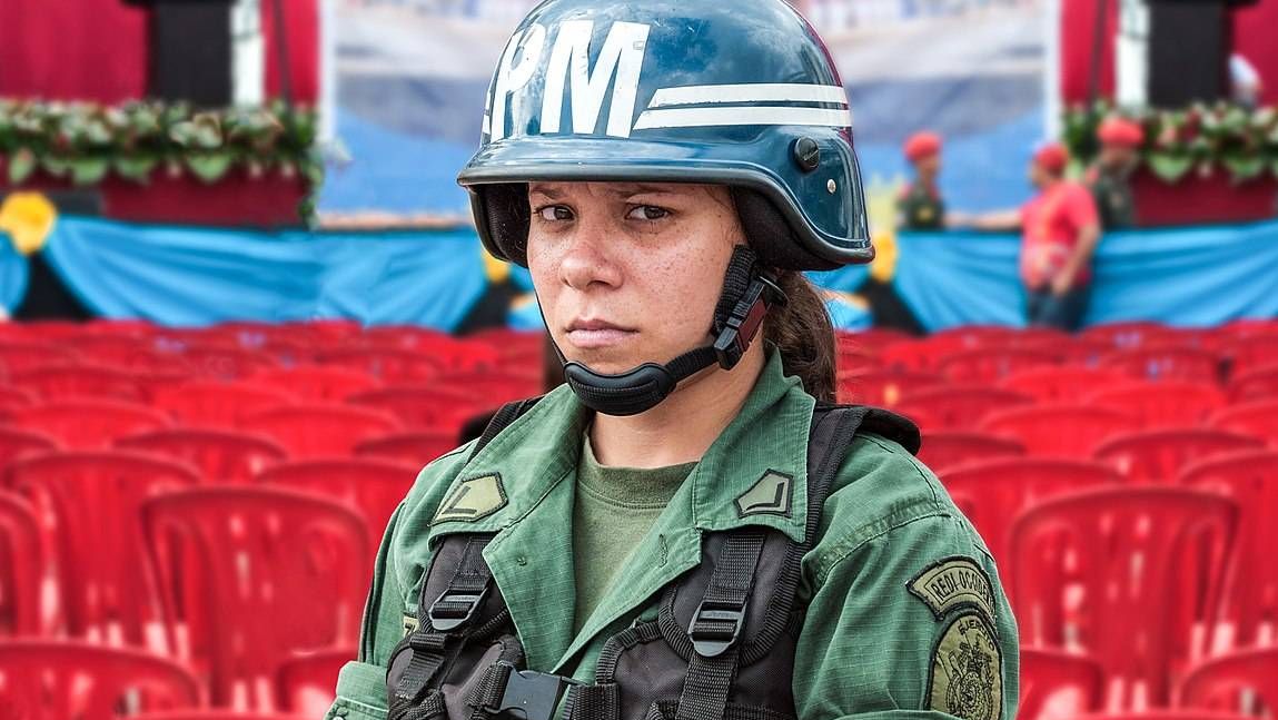 Женщина в рядах вооруженных сил Венесуэлы