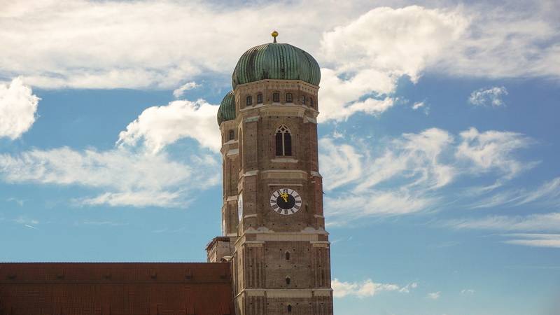 Колокольни.Церковь Фрауенкирхе в Мюнхене