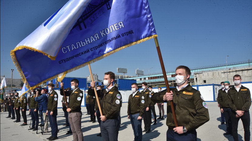 г. Новосибирск, студенческие стройотряды на торжественной линейке