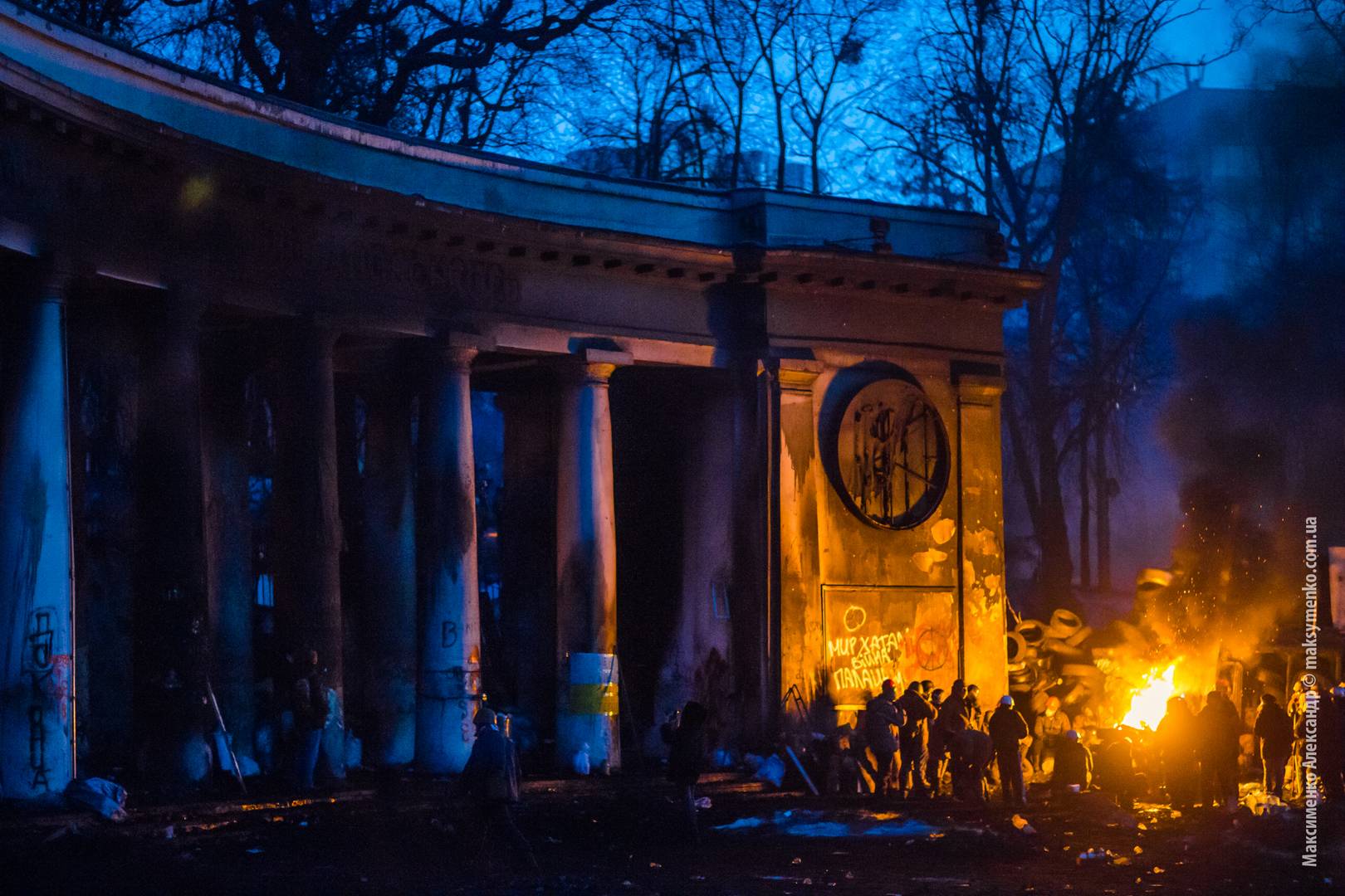 Баррикады на улице Грушевского в Киеве. Январь 2014 года