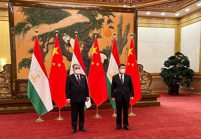 Президент Таджикистана Эмомали Рахмон и председатель КНР Си Цзиньпин