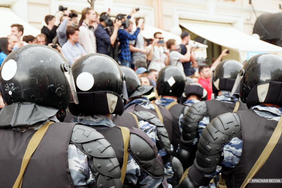 Москва. Тверская. 12.06.2017 [Николай Присяжнюк © ИА Красная Весна]