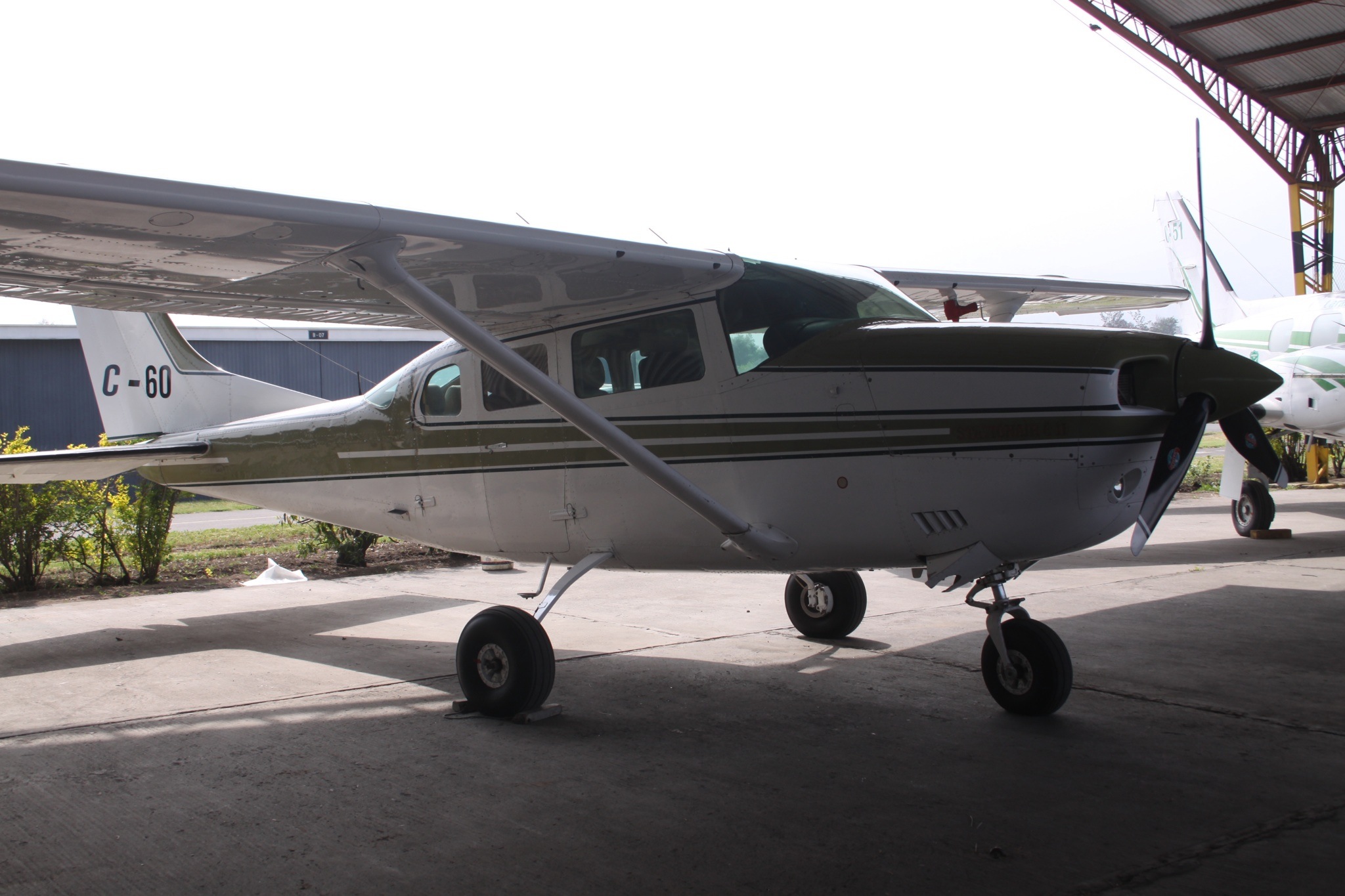 Самолет Cessna 206
