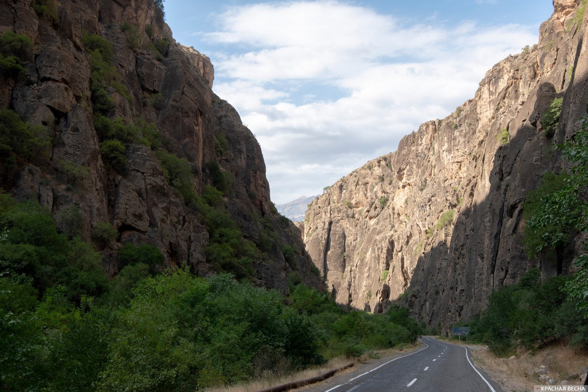 Горная дорога Армения