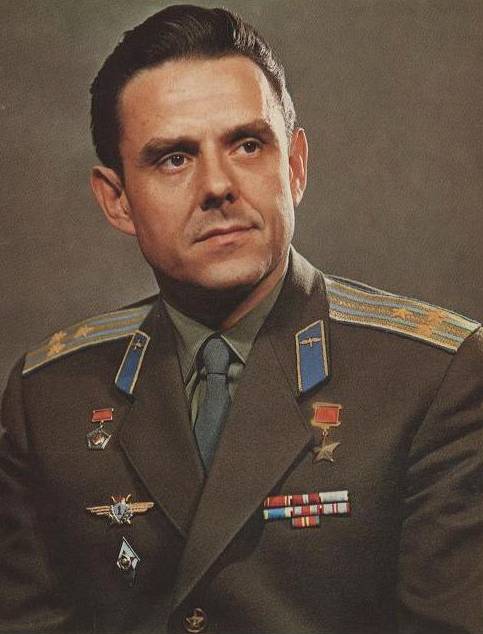 Герой Советского Союза Комаров Владимир Михайлович 
