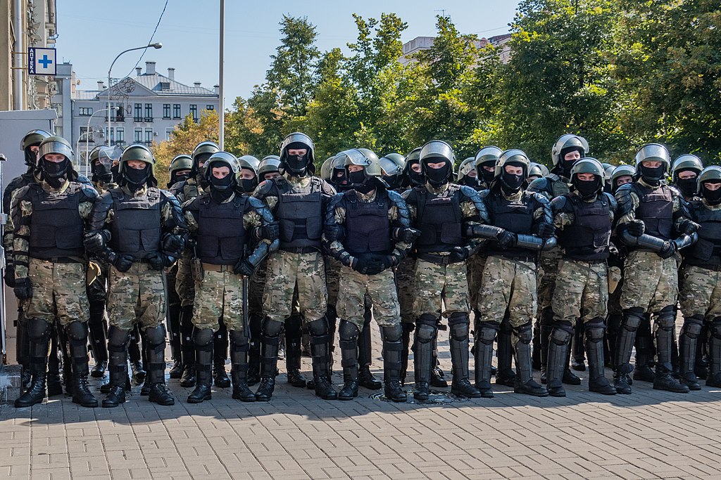 Фото омона в масках