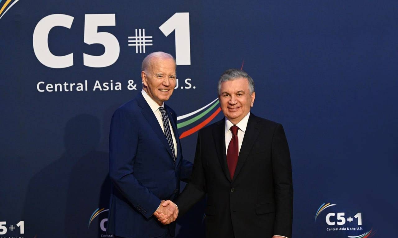 Президент Америки Джо Байден и Узбекистана Шавкат Мирзиёев