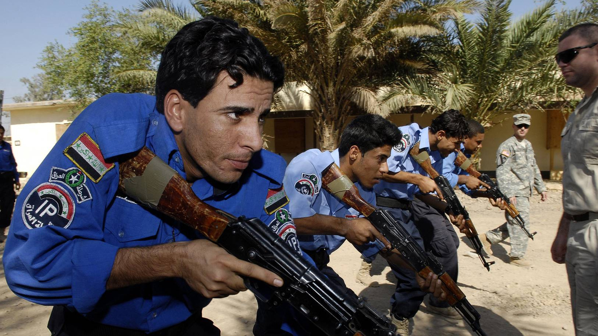 Тренировка офицеров полиции Ирака