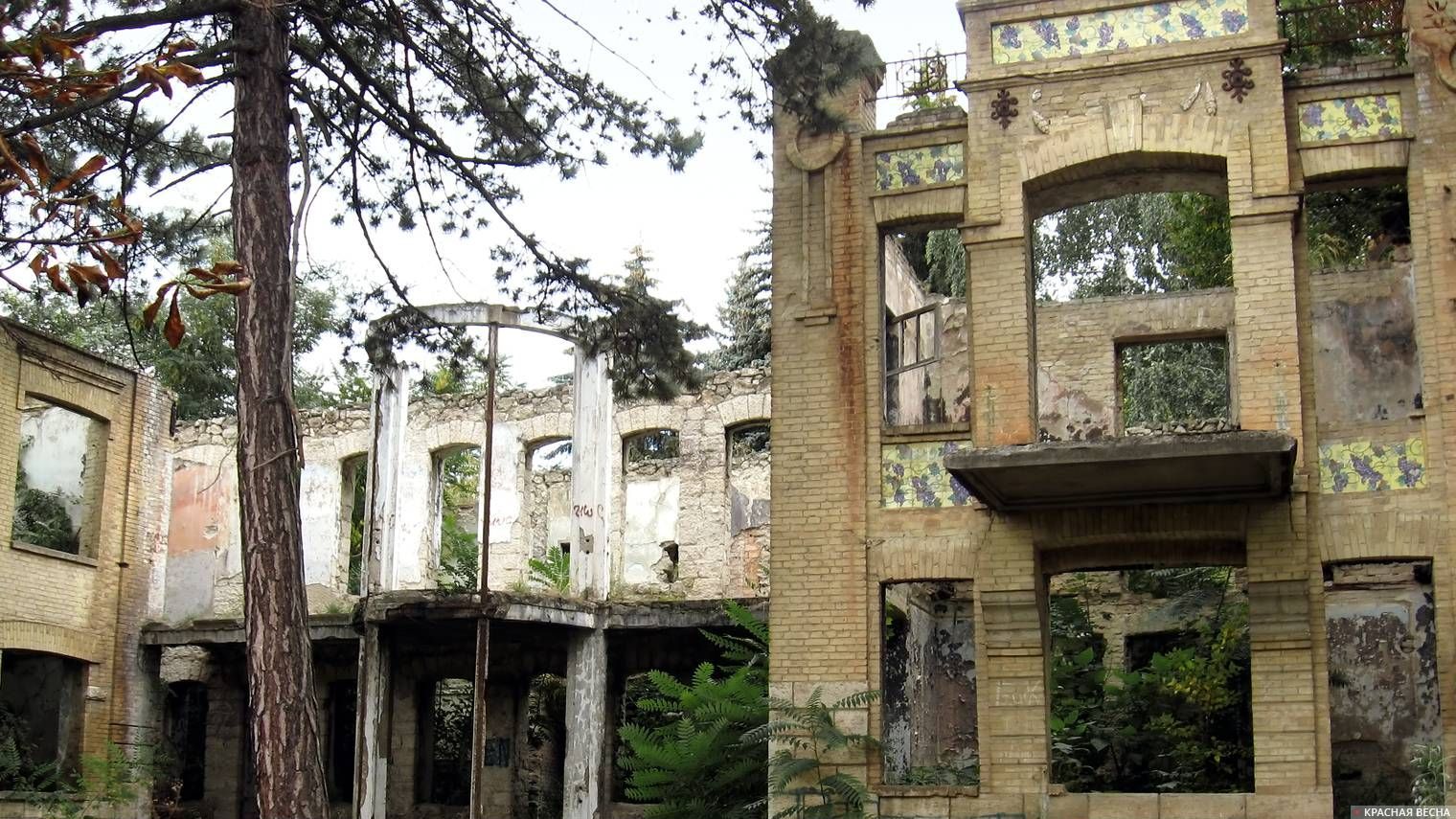 Брошеный санаторий
