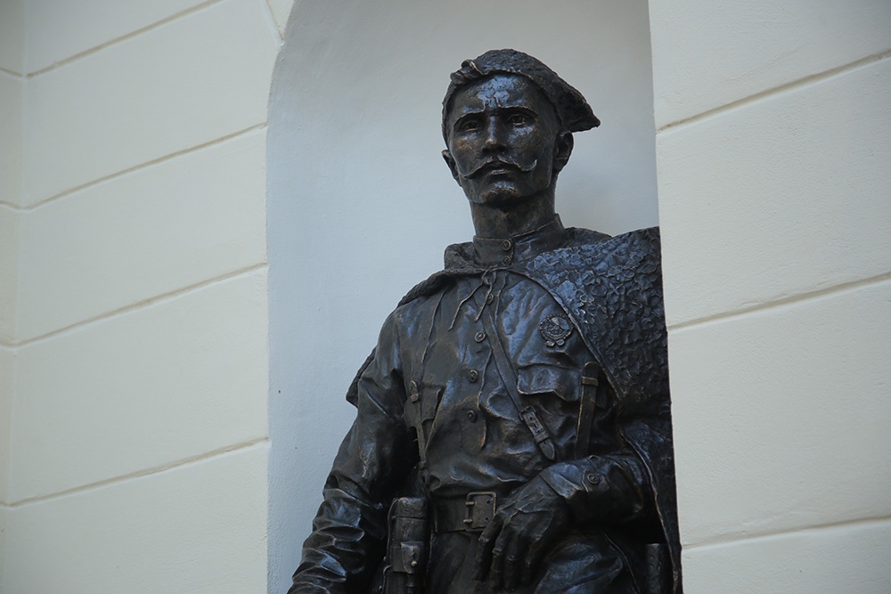 Памятник Чапаеву в Екатеринбурге