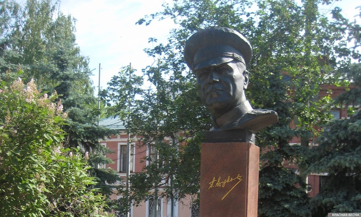 Памятник Жукову, Нижний Новгород