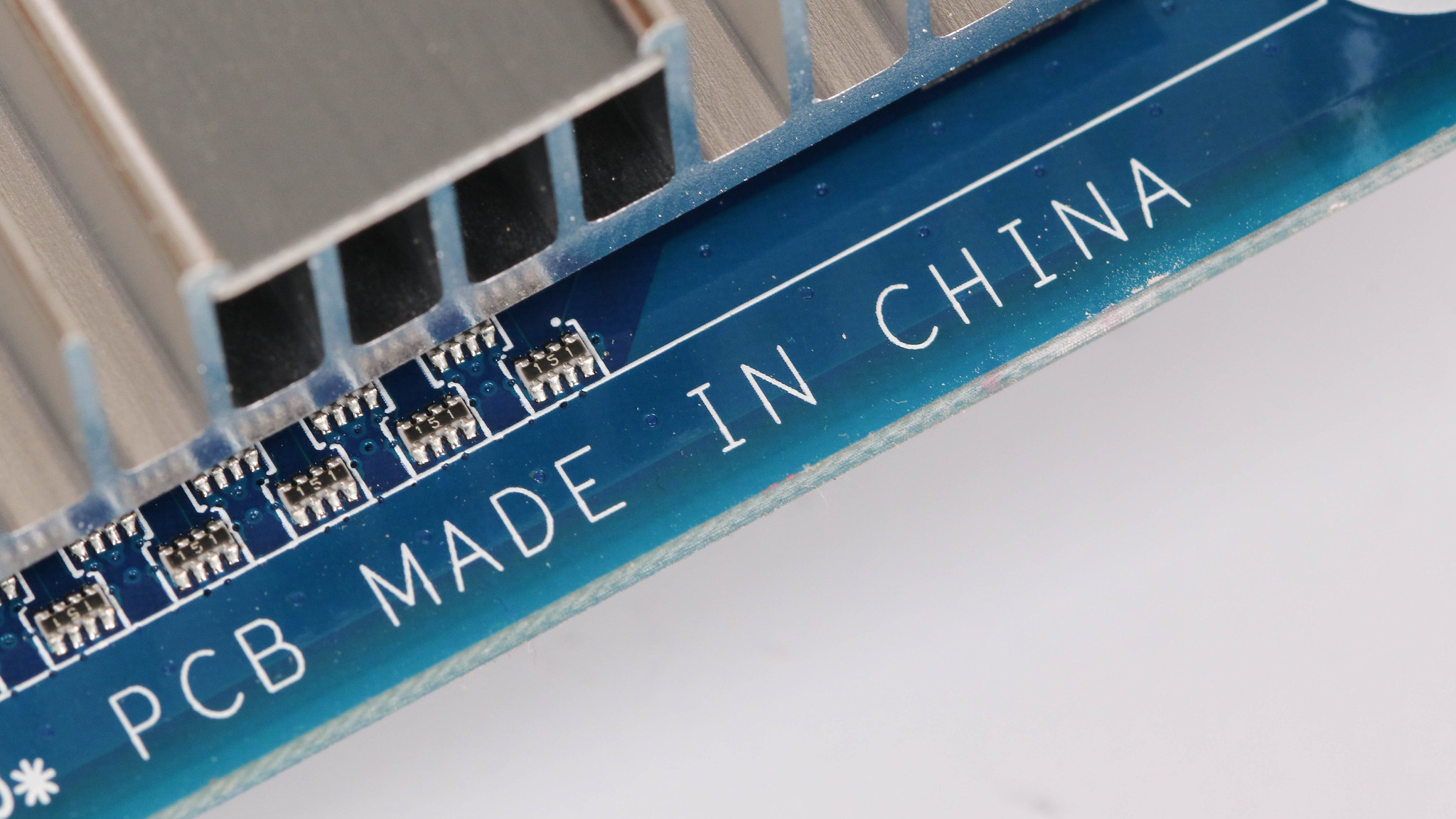 Надпись на плате «Сделано в Китае»