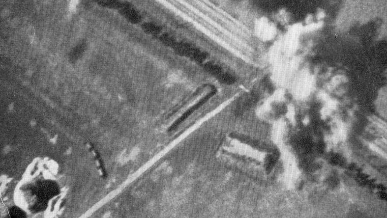Бомбардировка железнодорожной станции. Аэрофотоснимок. 1939