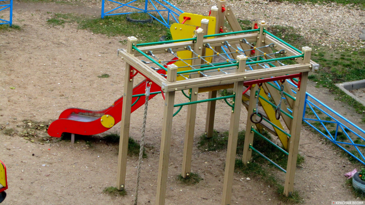 Детская площадка (архивное фото)