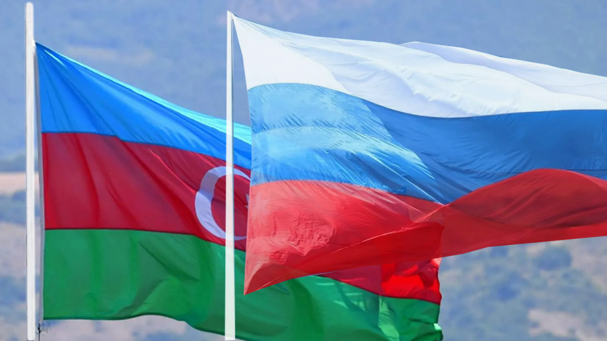 Флаги Азербайджана и России