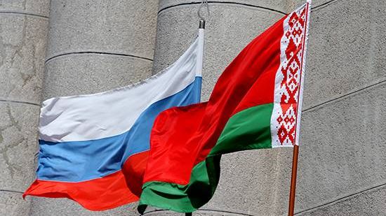 Государственные флаги Белоруссии и России