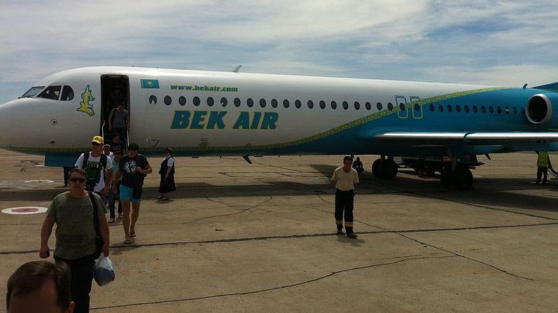 Самолет казахстанской авиакомпании Bek Air