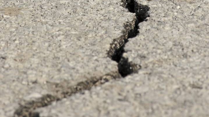 Незаметные результаты землетрясения на дороге