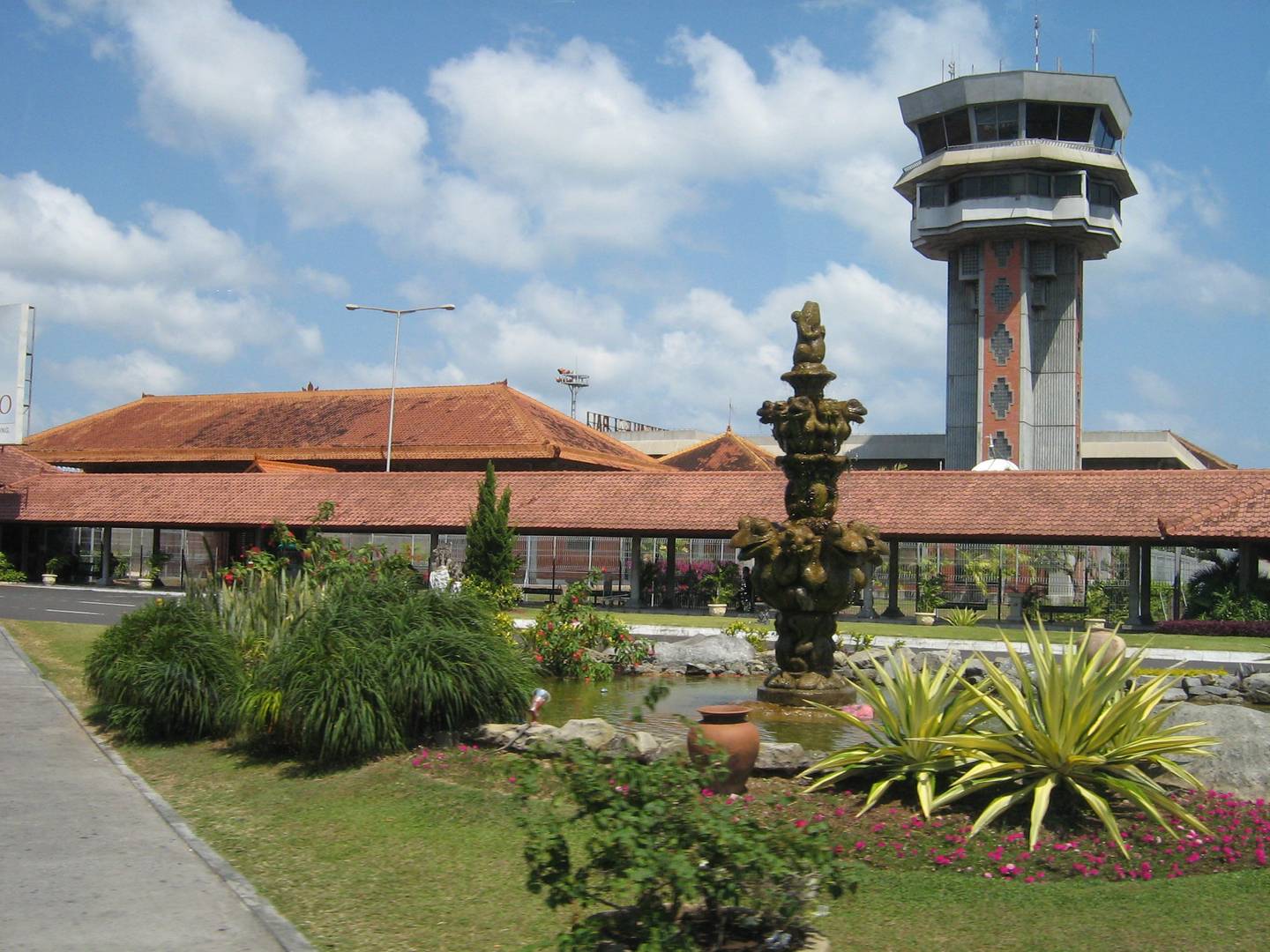 Международный аэропорт Нгурах-Рай. Бали