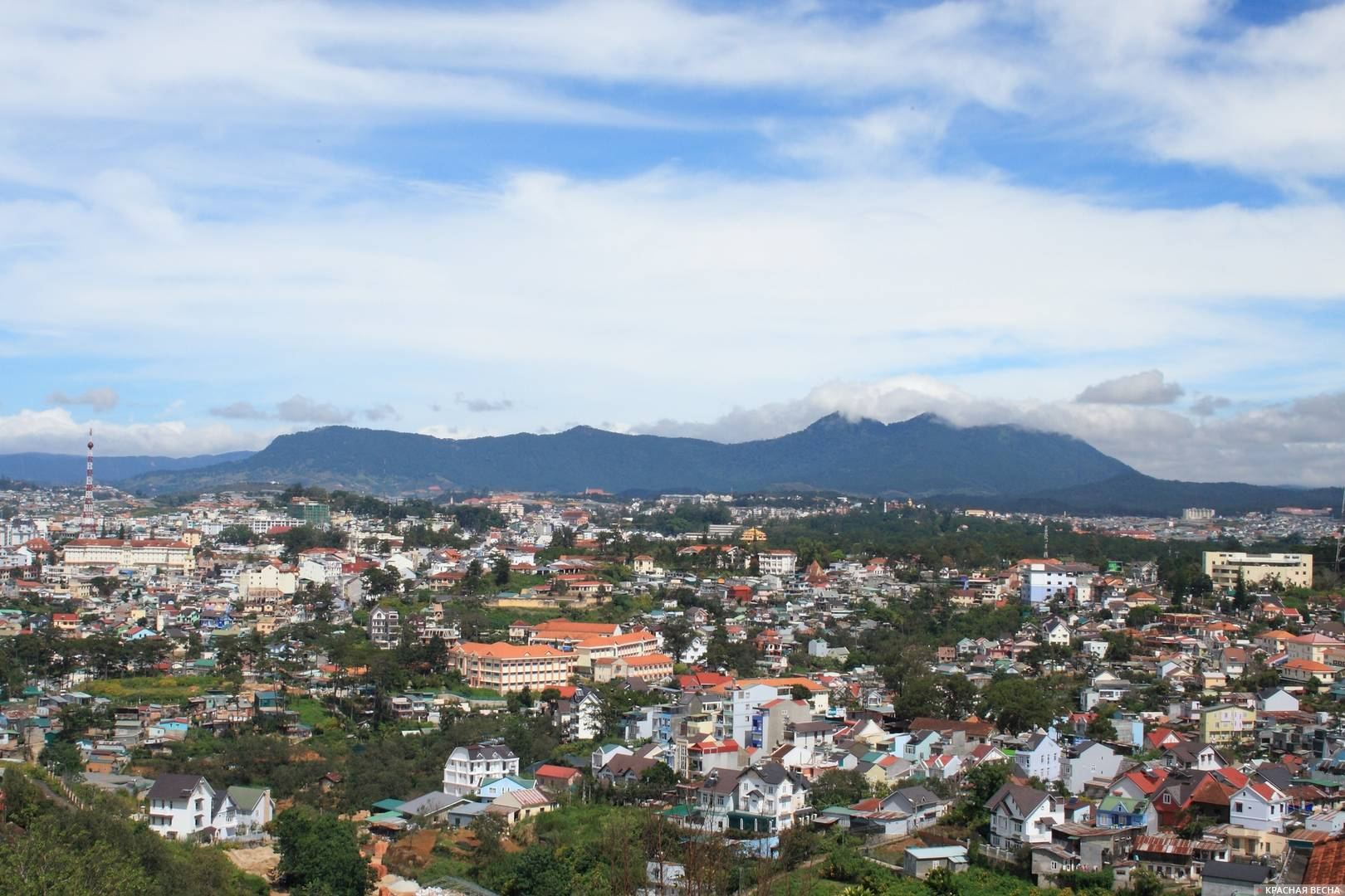 Вид на город Далат. Вьетнам