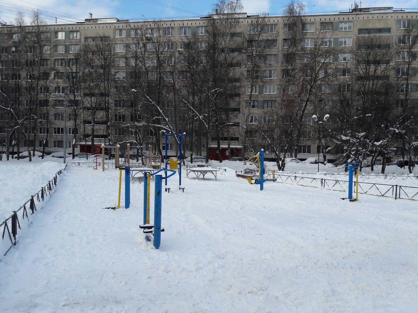 Площадка с уличными тренажерами, Санкт-Петербург