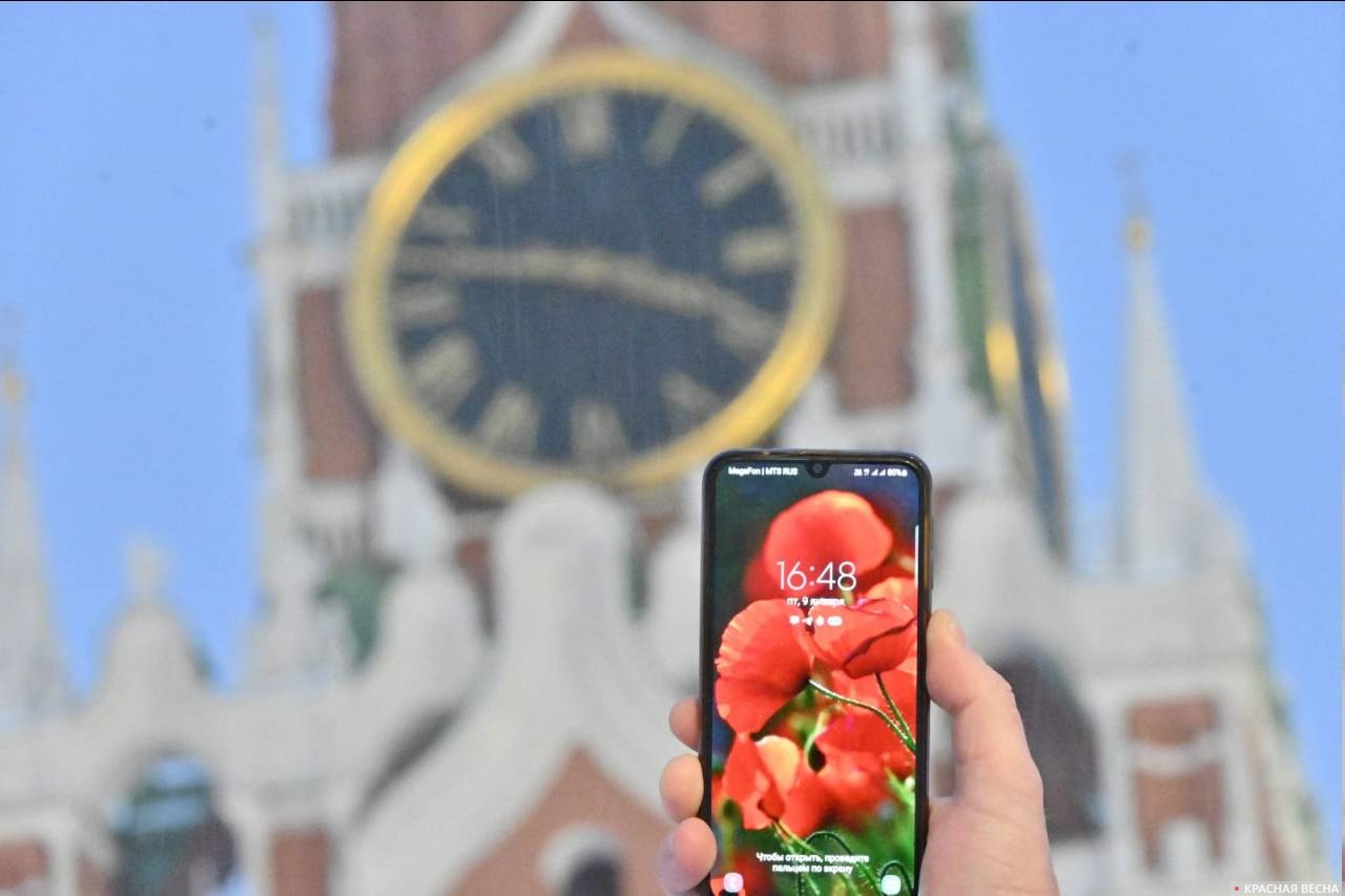 Остановившиеся Куранты на Спасской башне