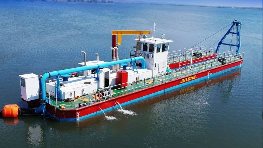 В Казахстане впервые за 55 лет очищают Астанинское водохранилище